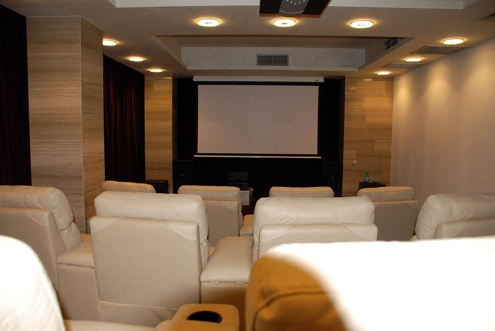 Metropolis Hotel Bistriţa Kültér fotó