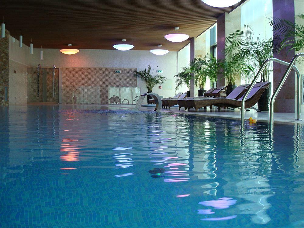 Metropolis Hotel Bistriţa Kültér fotó