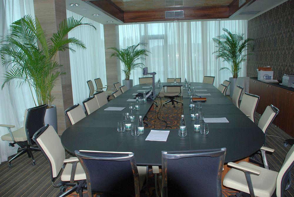 Metropolis Hotel Bistriţa Kültér fotó