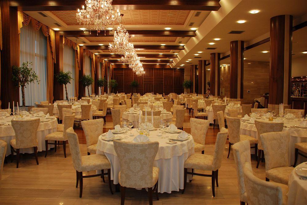 Metropolis Hotel Bistriţa Kültér fotó