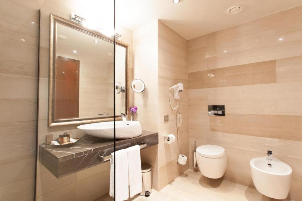 Metropolis Hotel Bistriţa Kültér fotó
