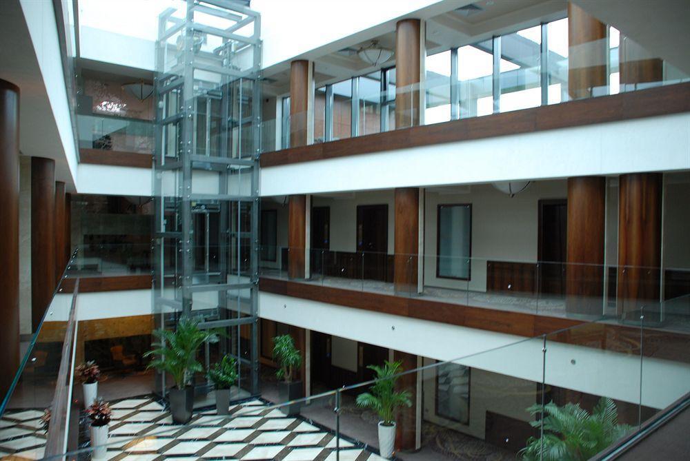 Metropolis Hotel Bistriţa Kültér fotó