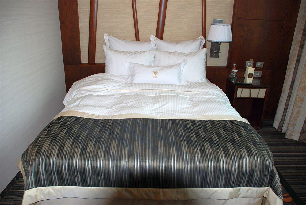 Metropolis Hotel Bistriţa Kültér fotó