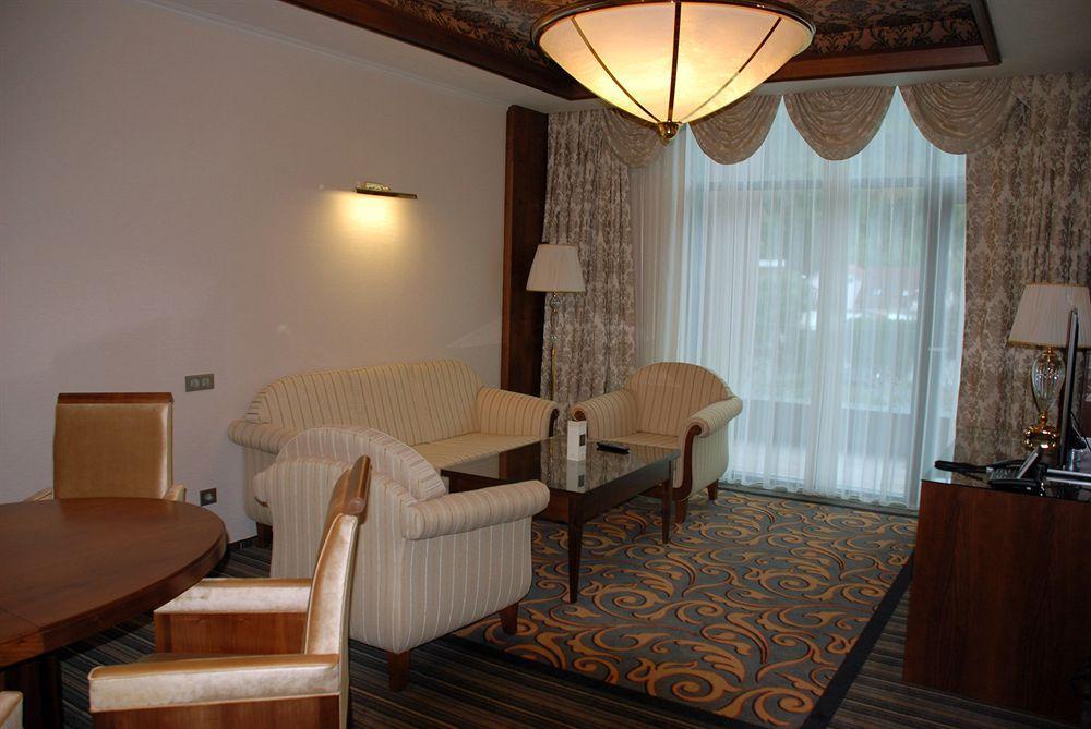 Metropolis Hotel Bistriţa Kültér fotó