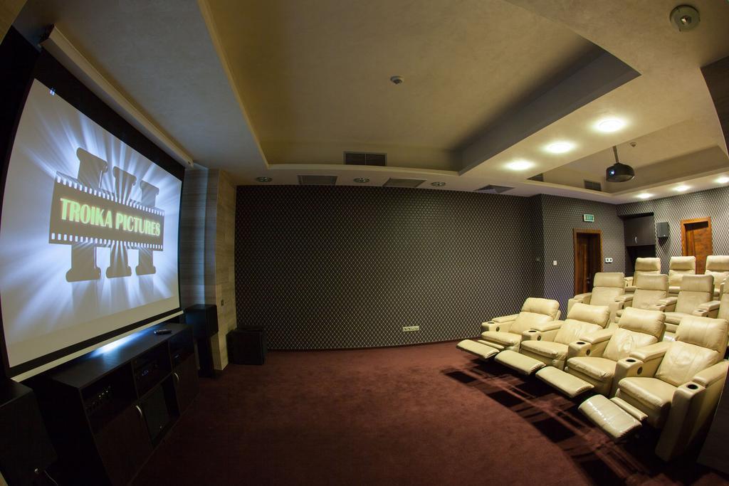 Metropolis Hotel Bistriţa Kültér fotó