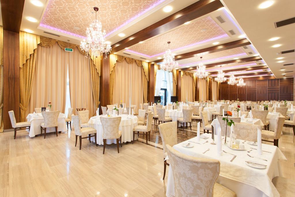 Metropolis Hotel Bistriţa Kültér fotó