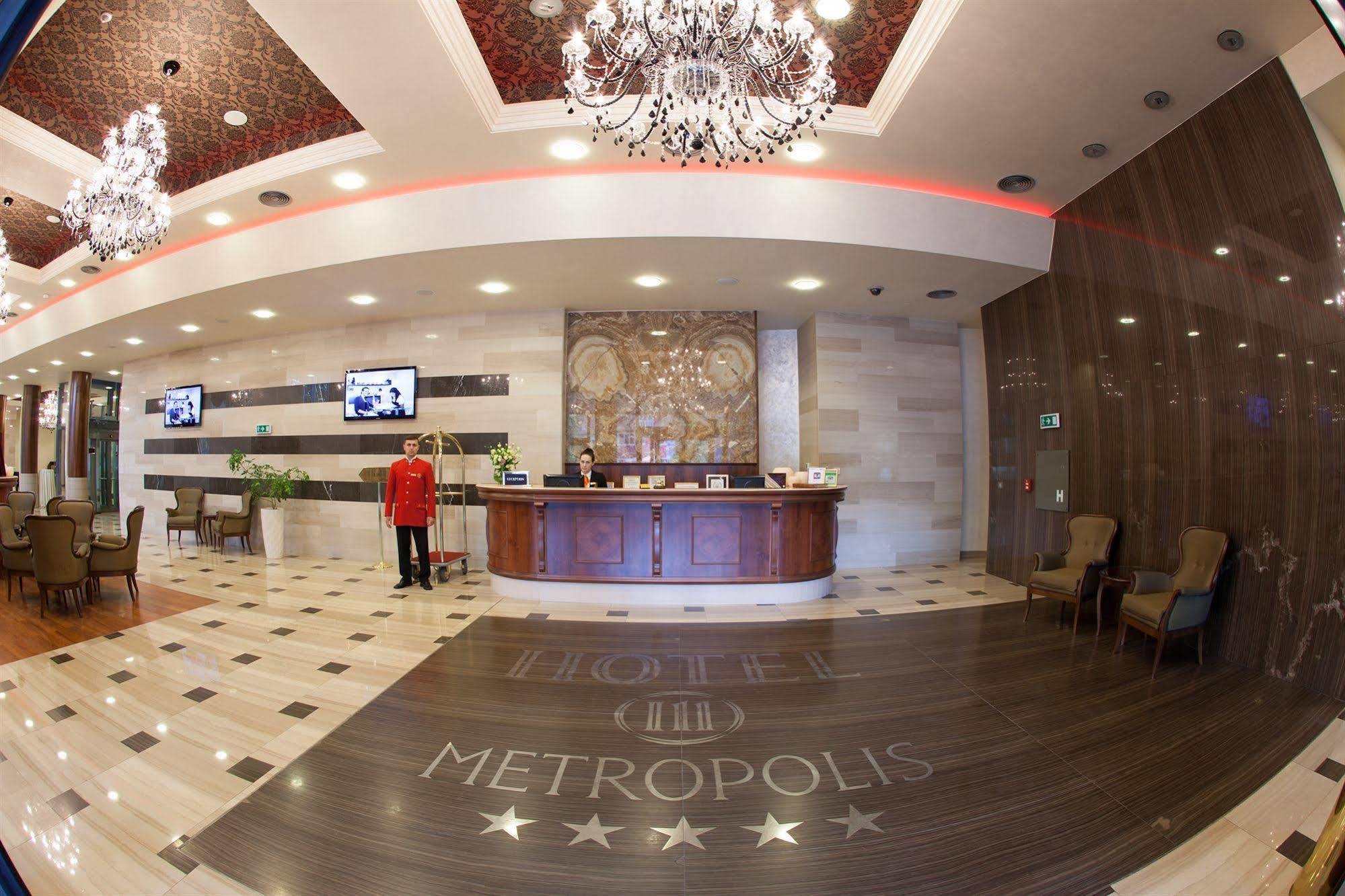 Metropolis Hotel Bistriţa Kültér fotó