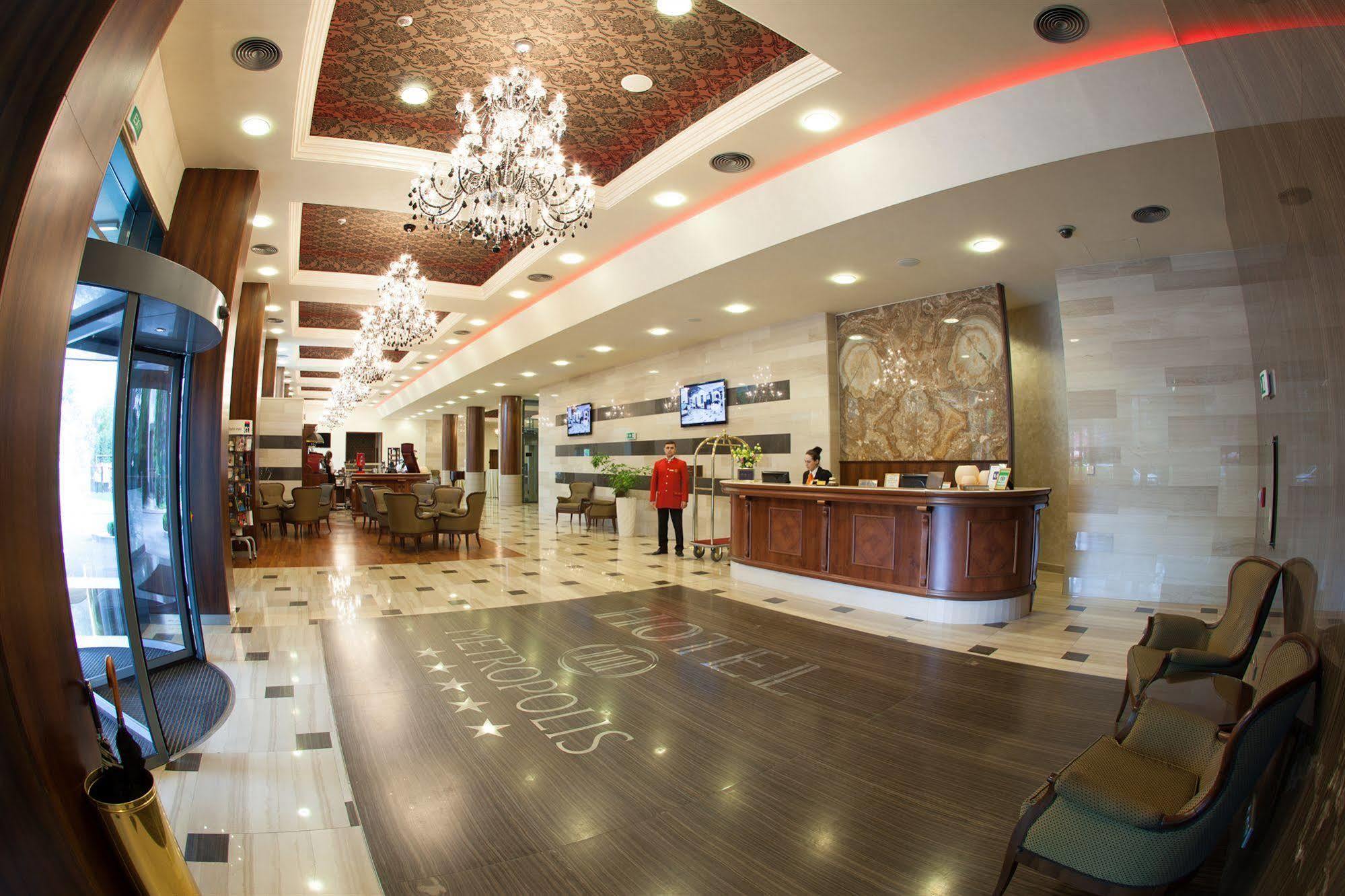 Metropolis Hotel Bistriţa Kültér fotó